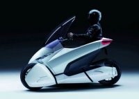 Трехколесный электромобиль Honda 3R-C